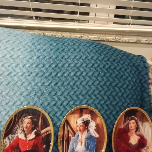 50+ Gone with the Wind Collectors Plates - Picture 16 of 16